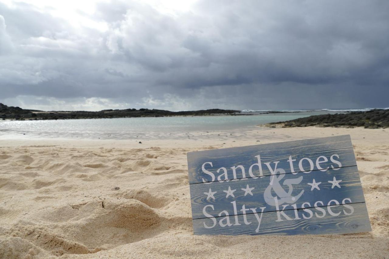 Sandy Toes & Salty Kisses El Cotillo Luaran gambar